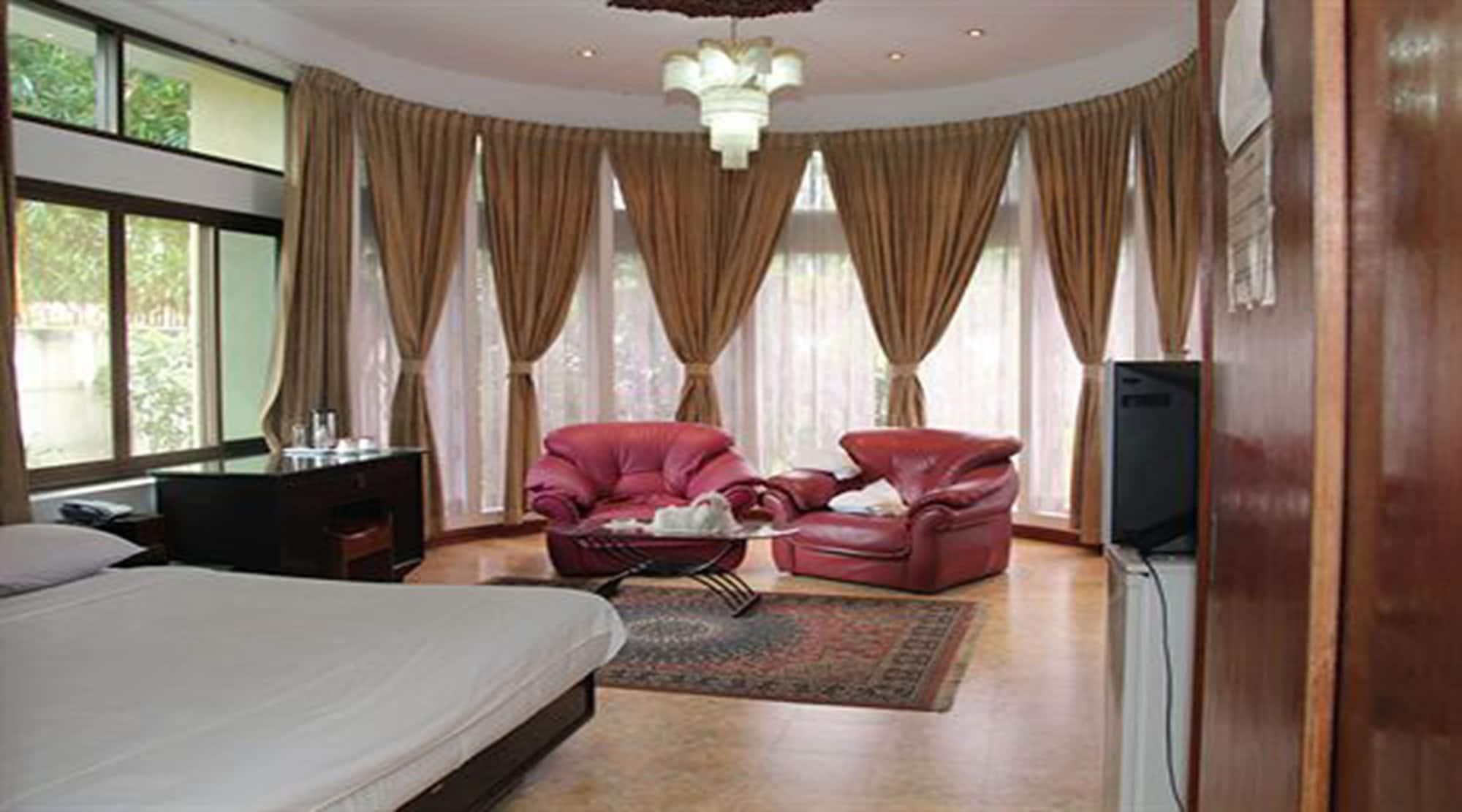 Hotel Windsor Янгон Экстерьер фото