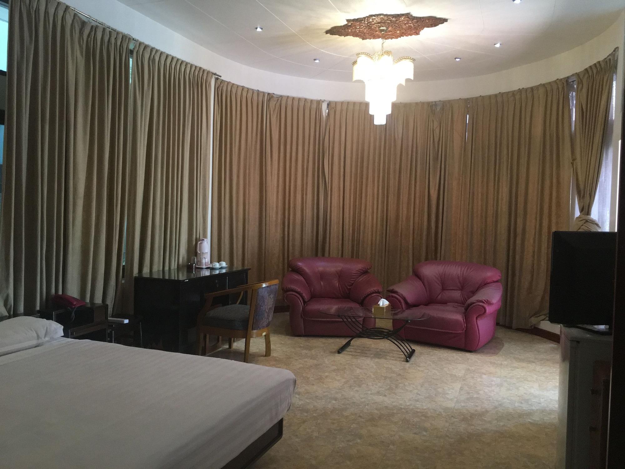Hotel Windsor Янгон Экстерьер фото
