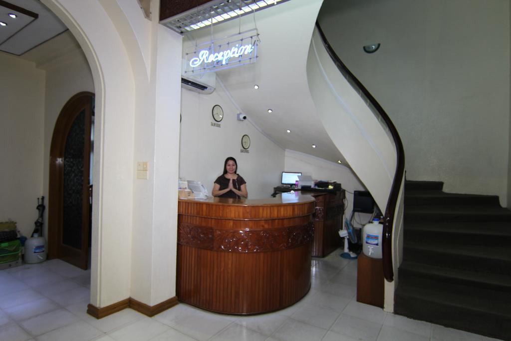 Hotel Windsor Янгон Экстерьер фото