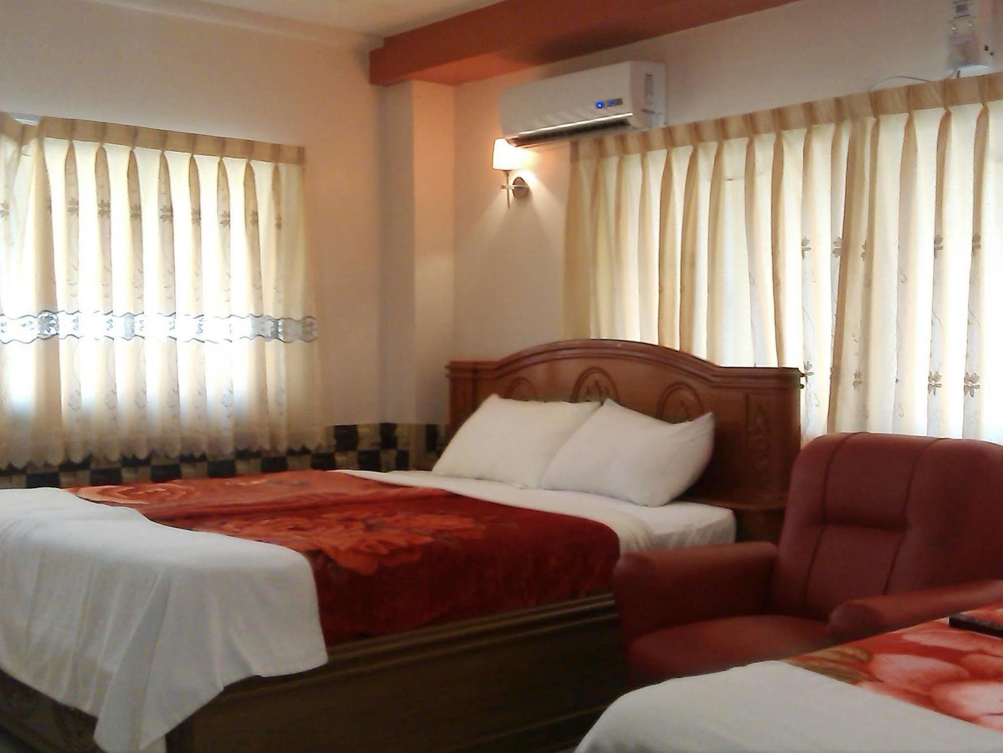 Hotel Windsor Янгон Экстерьер фото